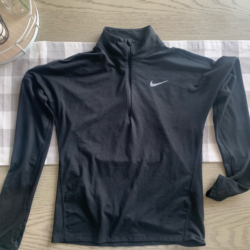 Nike 1/2 zip XS excellent shape